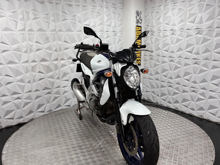 2011 Suzuki Gladius 650 | *WARRANTY PROVIDED*