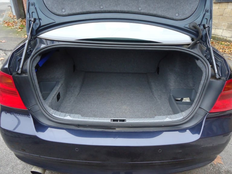 BMW 3 SERIES 2.0 318i SE Saloon Blue Auto Petrol 2006