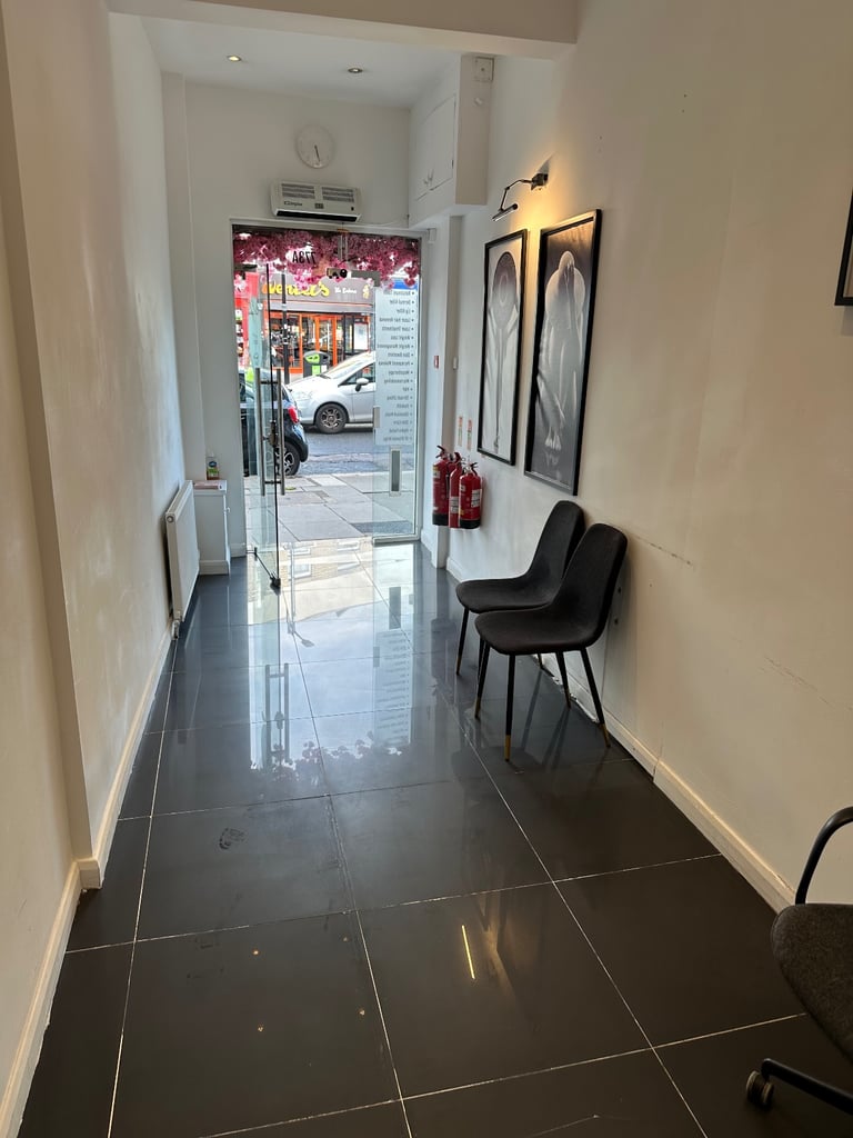 Beauty room in beauty clinic available for rent aesthetic/ therapy /massage 