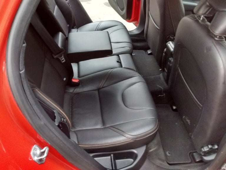 2015 Volvo V40 Cross Country D2 [120] FSH Cross Country Lux 5dr HATCHBACK Diesel Manual