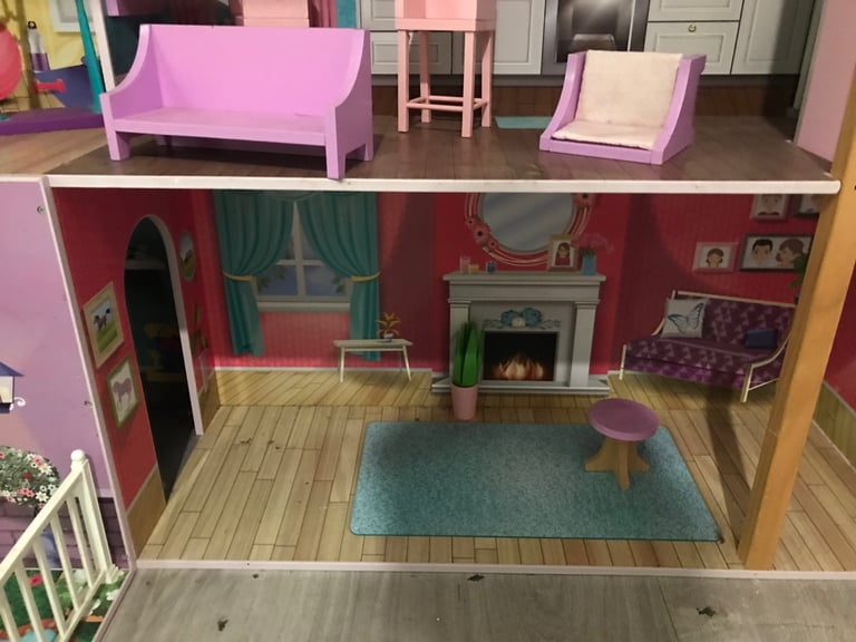 Dolls house large 