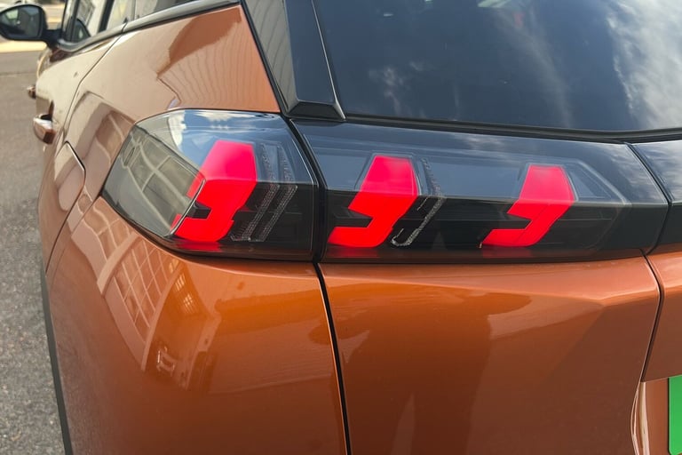  Peugeot E 2008 50kwh Allure Premium Suv 5dr Electric Auto 7kw Charger 136 Ps