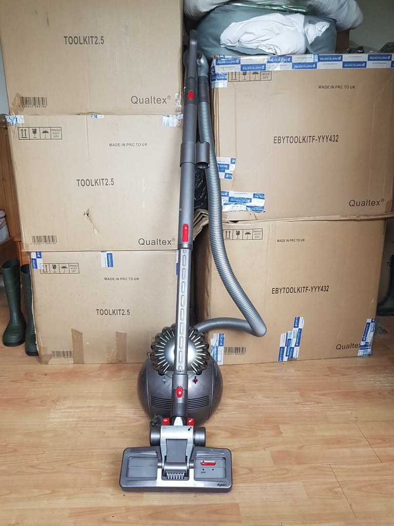 Dyson Big Ball MultiFloor CY22 Bagless Cylinder Vacuum Cleaner filters washed and dri