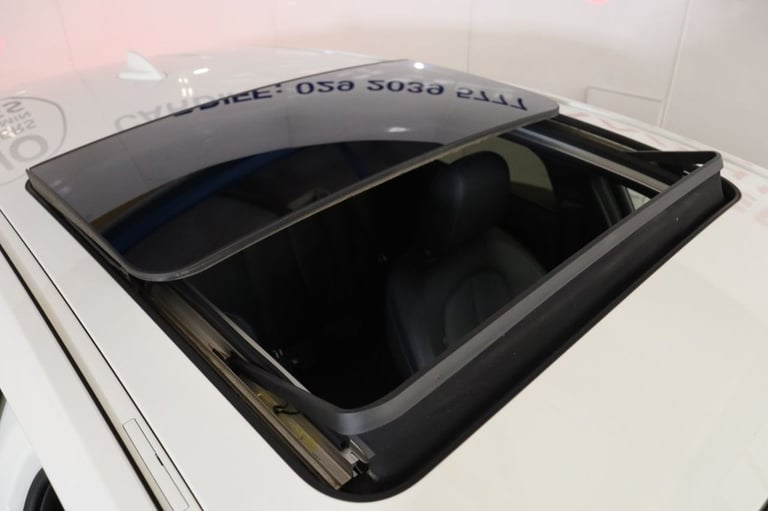 2021 BMW 1 Series 1.5 118i M Sport 5dr DCT (PAN ROOF, 19 inchALLOYS) Hatchback Petrol Automatic