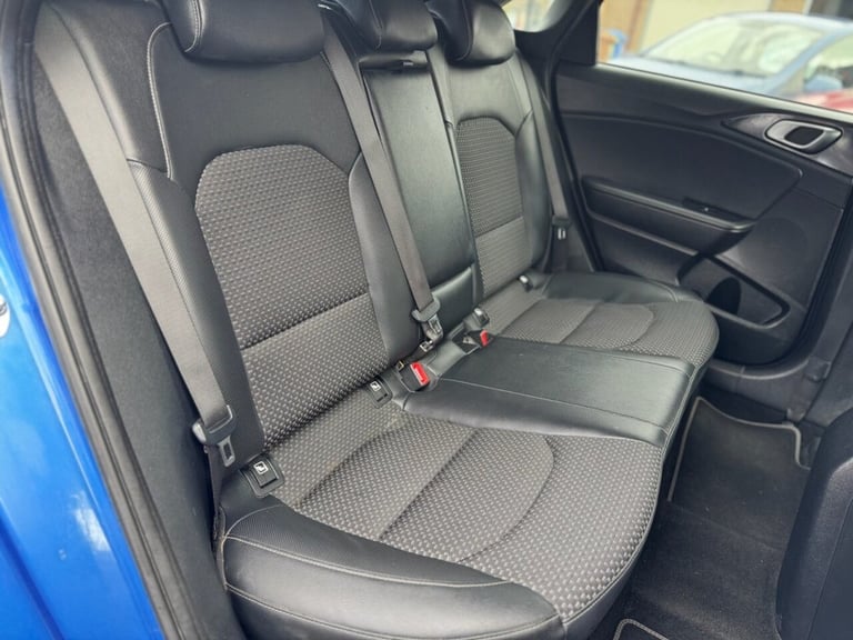 2019 Kia Ceed 1.4 T-GDi Blue Edition Hatchback 5dr Petrol DCT Euro 6 (s/s) (138 bhp) Hatchback Pe...