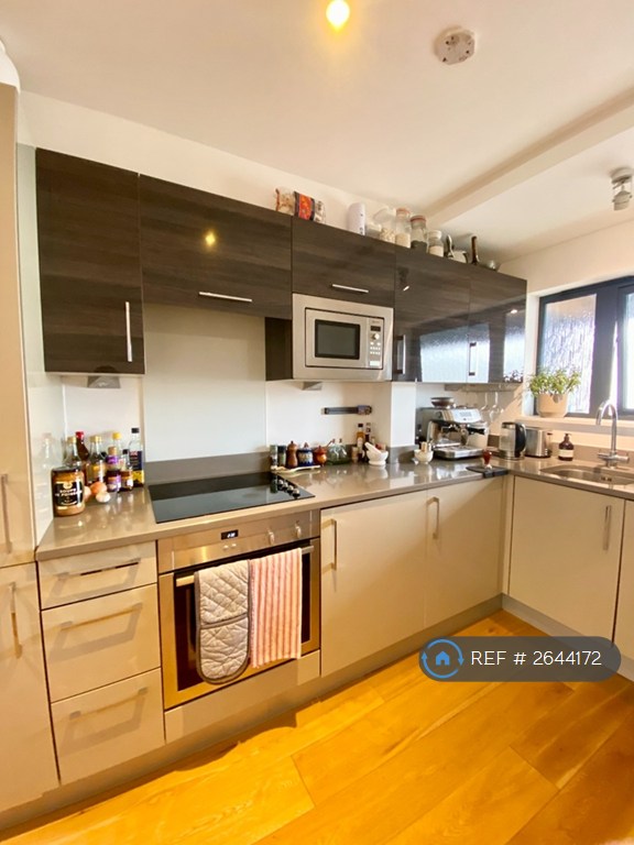 1 bedroom flat in Noble House, London, N16 (1 bed) (#2644172)