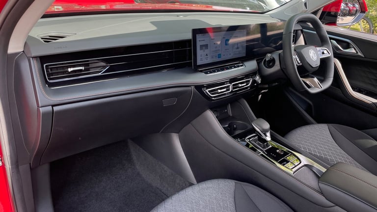 2024 MG HS Plug-in Hybrid 1.5 T-gdi Phev SE Au Hybrid