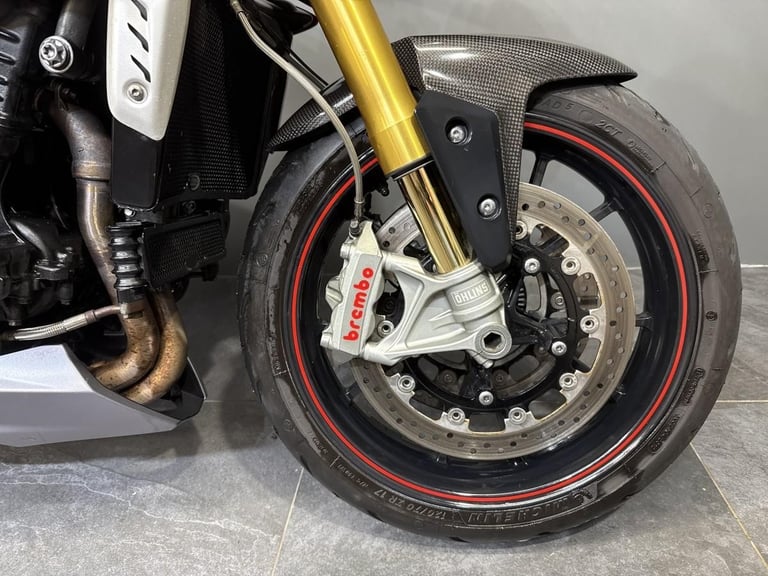 2026 TRIUMPH SPEED TRIPLE R 1050 PERFORMANCE NAKED BIKE WITH ARROW CANS