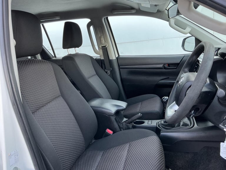 2021 Toyota Hilux 2.4 D-4D Active 4WD Euro 6 (s/s) 4dr PICK UP Diesel Manual