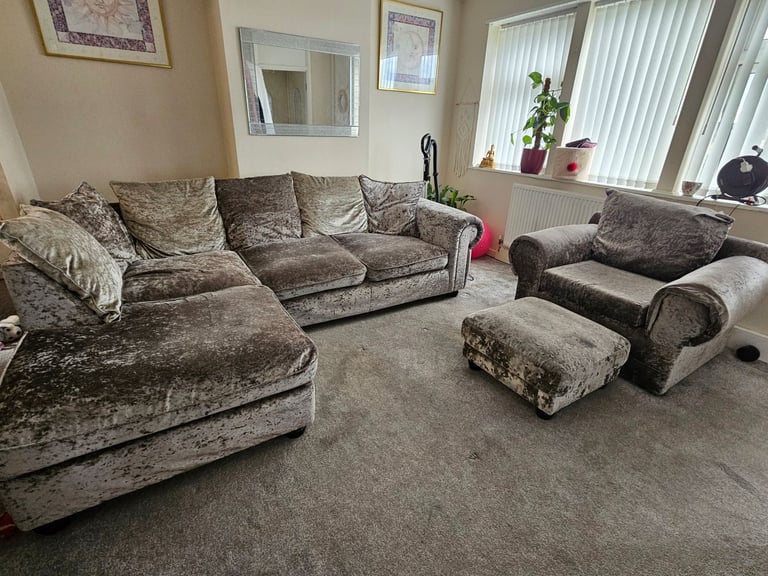 Beautiful crushed velvet sofa