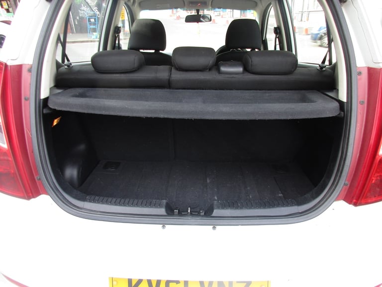 2011 (61) HYUNDAI  i10 , 1.2 ACTIVE , £20 YEAR TAX , ULEZ &amp; CAZ EXEMPT