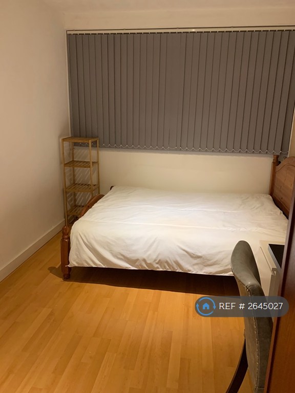 1 bedroom in Treby Street, London, E3 (#2645027)