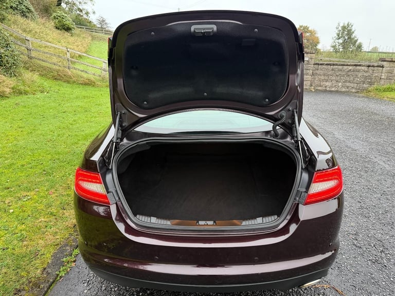 2012 Jaguar XF 2.2d SE Saloon 4dr Diesel Auto Euro 5 190 BHP ** LOW MILES **
