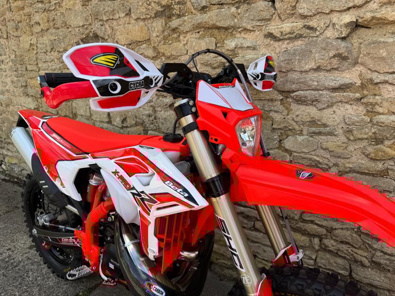 Beta RR250 X-PRO Enduro Bike, New 2025 Model, Clearance & Free Accessories 