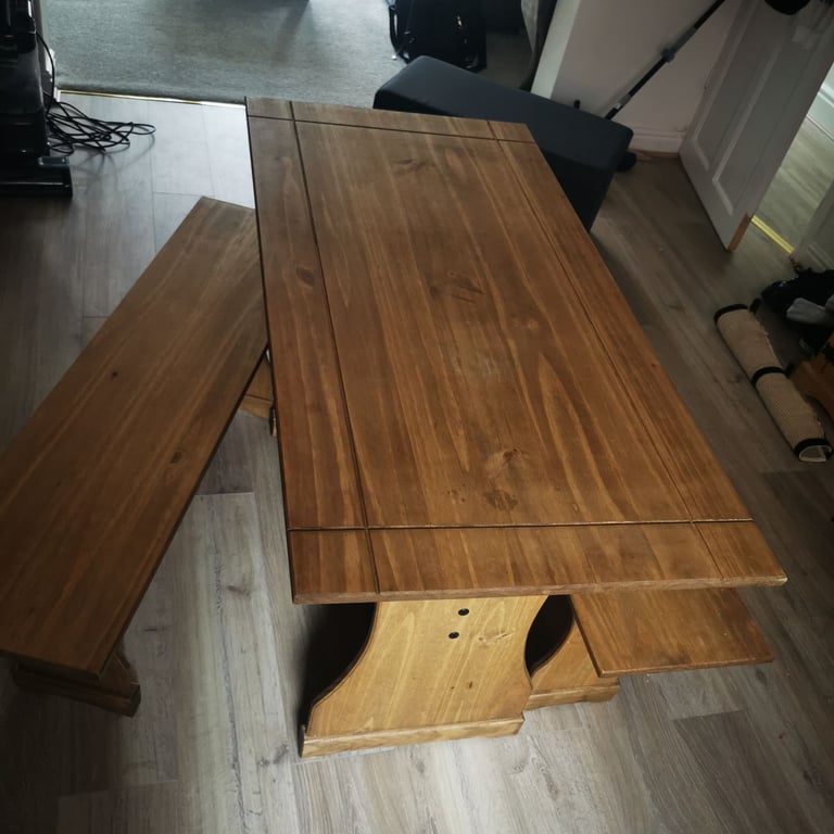 Corona Dining Set table + Benches 
