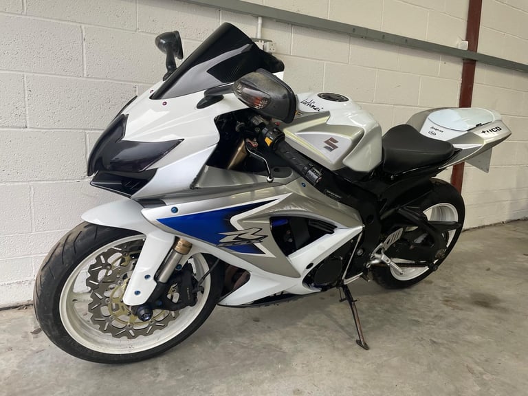 2008 - SUZUKI GSXR600 K8 - GSXR - RACE EXHAUST - USED MOTORCYCLE 