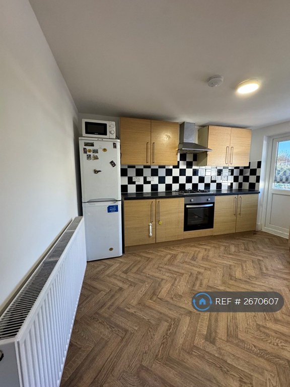 4 bedroom flat in Ranelagh Road, Leytonstone, E11 (4 bed) (#2670607)
