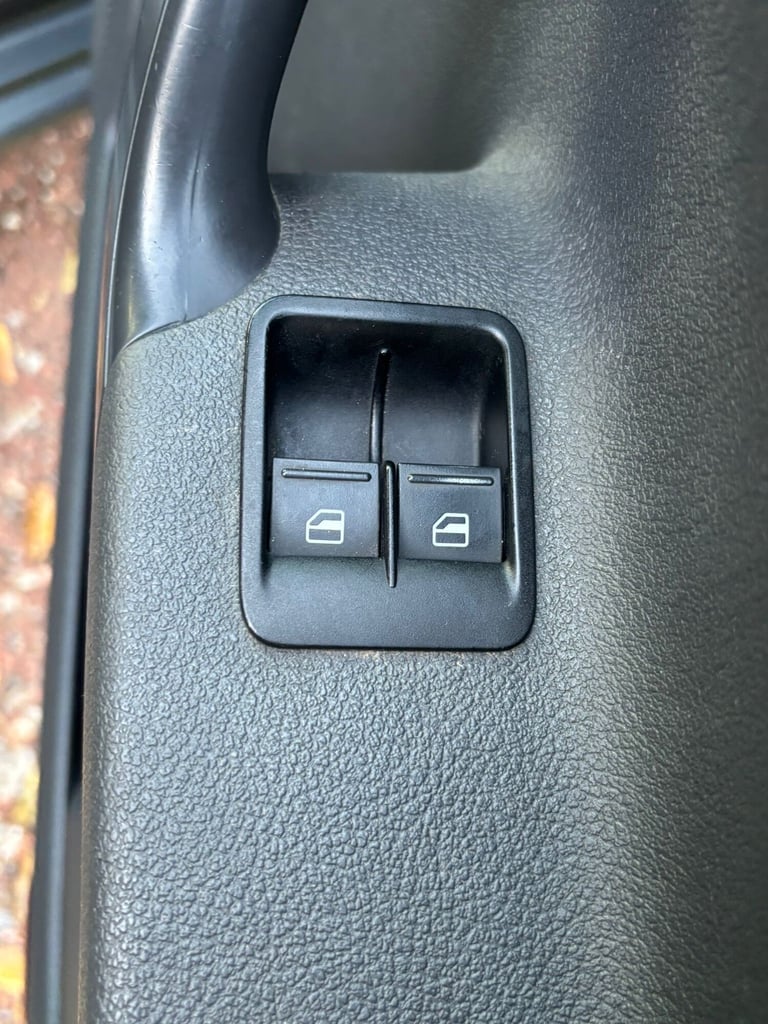 2013 Volkswagen Caddy Maxi 2.0 TDI 140PS Window Van*CREW CAB*TIMING BELT DONE*FULL SERVICE HISTOR...