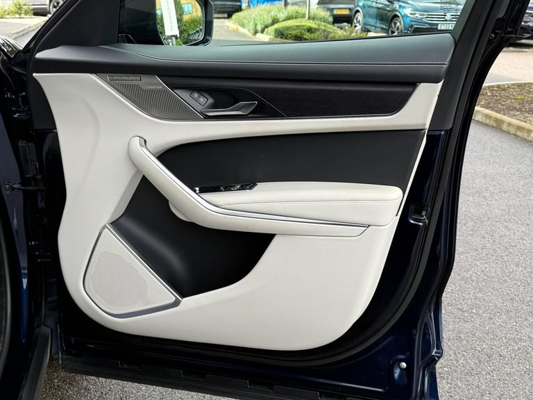 2023 Jaguar F-Pace 2.0 D200 R-Dynamic HSE Black 5dr Auto AWD ESTATE DIESEL Automatic