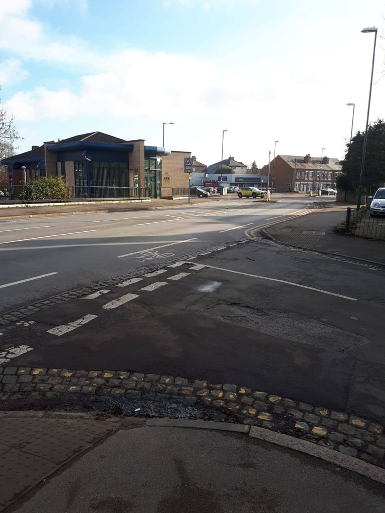 LARGE DOUBLE ROOM FOR RENT 