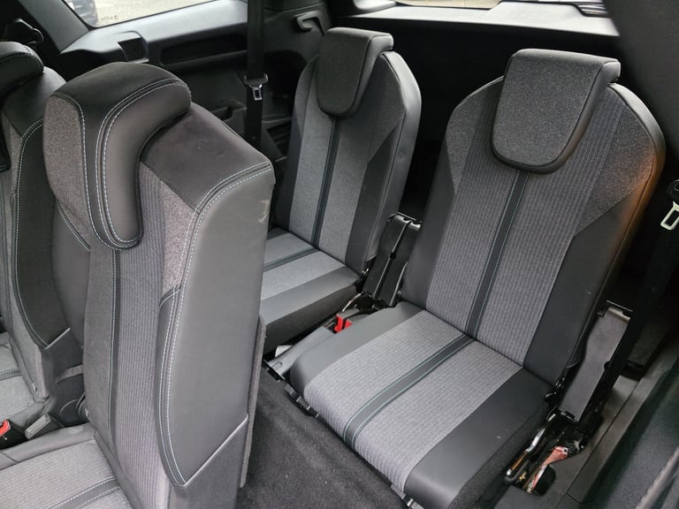 2023 Peugeot 5008 1.2 MHEV Allure Premium + e-DSC Euro 6 (s/s) 5dr HATCHBACK Petrol/Electric Hybr...