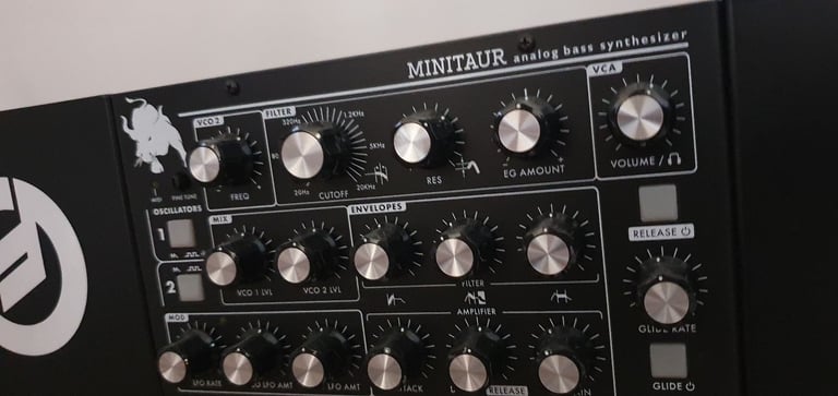 Moog Minitaur Boxed with rack ears