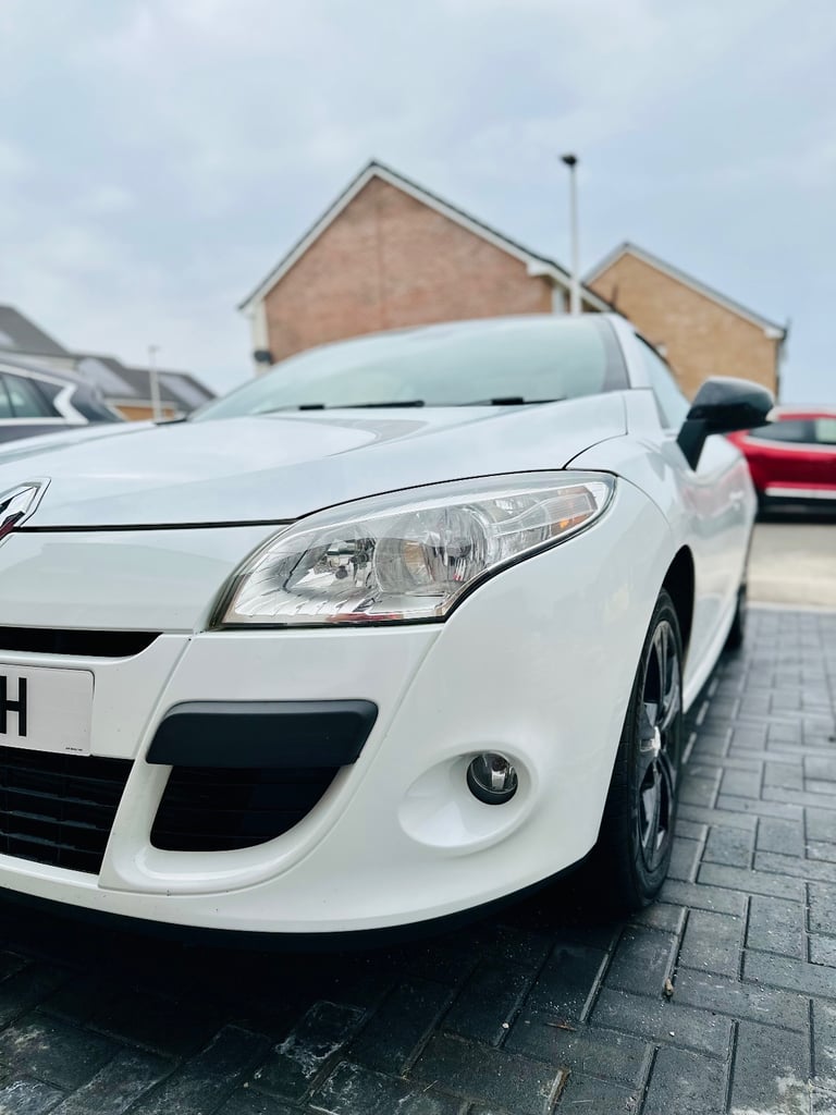 Renault, MEGANE, Convertible, 2011, Manual, 1397 (cc), 2 doors Turbo Charged Eff