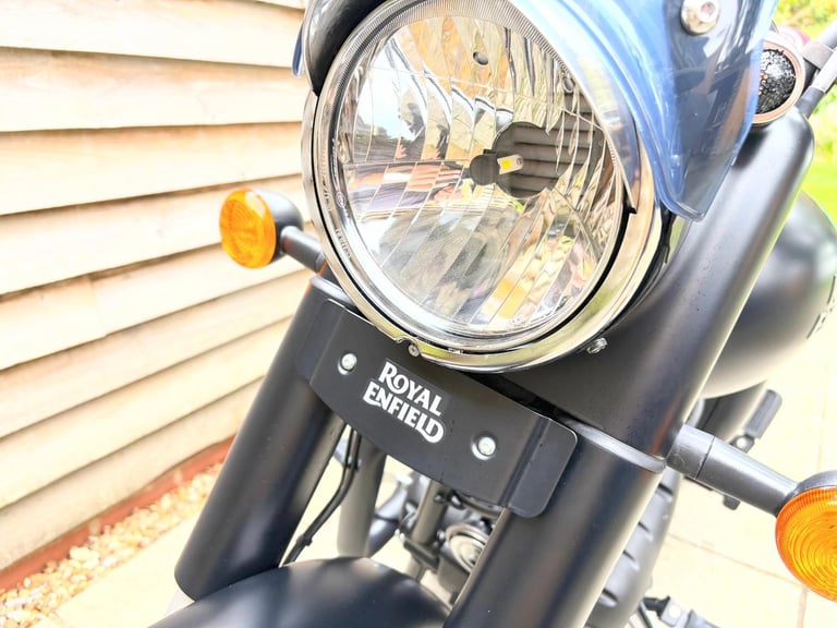 2023 / 23 Royal Enfield CLASSIC 350 £3500 Black 201 miles.
