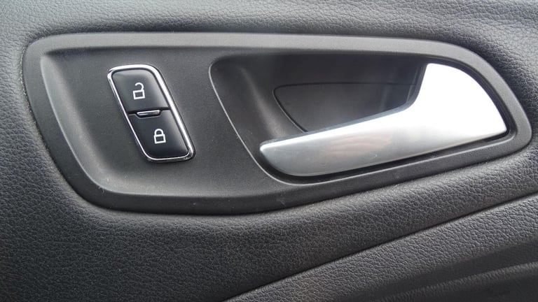FORD KUGA 2.0 TDCi Titanium Black Manual Diesel 2015