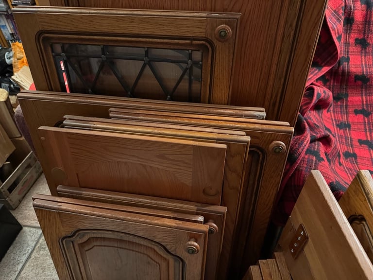 Solid wood kitchen cupboard doors