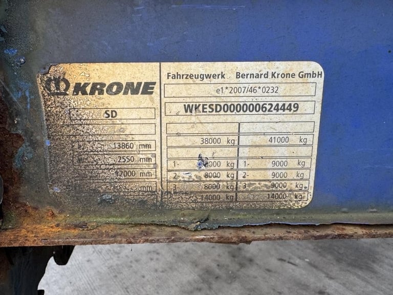 KRONE FLATBED TRI AXLE TRAILER 