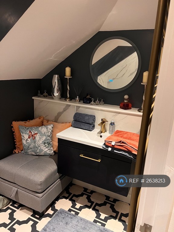 1 bedroom flat in Greenfield Road Bills Included, Farnham, GU9 (1 bed) (#2638213)