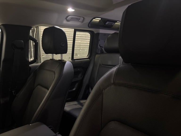 2023 Land Rover Defender 3.0 D250 MHEV SE Hard Top SUV 5dr Diesel Auto 4WD MWB Euro 6 (s/s) (250 ...