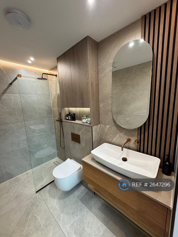 1 bedroom house in Penywern Road, London, SW5 (1 bed) (#2647296)