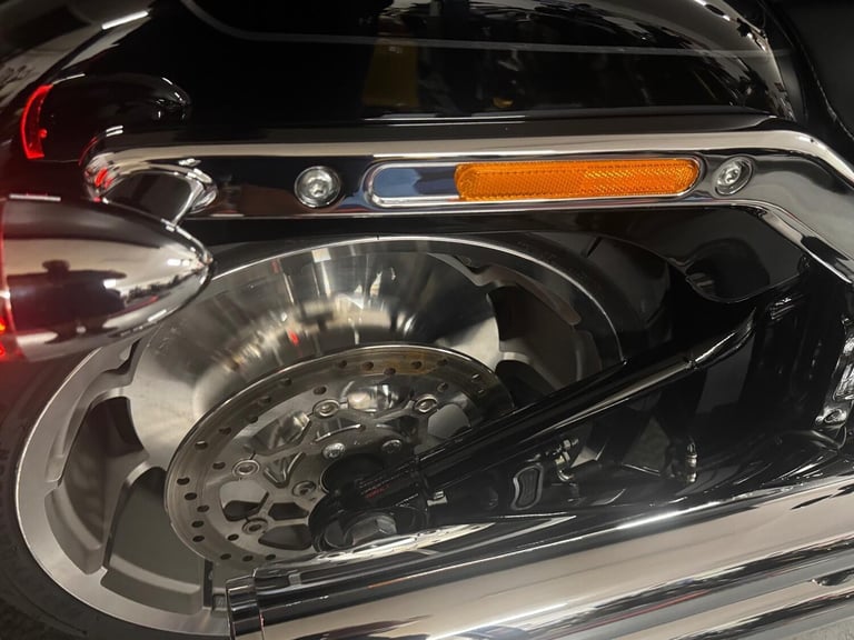 HARLEY-DAVIDSON SOFTAIL FLSTF Fat Boy 117ci New Model 