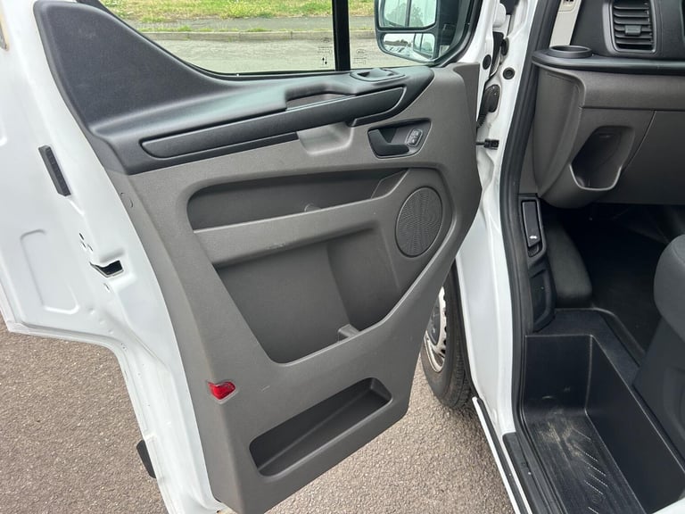 FORD TRANSIT CUSTOM 2.0 340 A/C LWB + Â?14,975 Plus VAT +