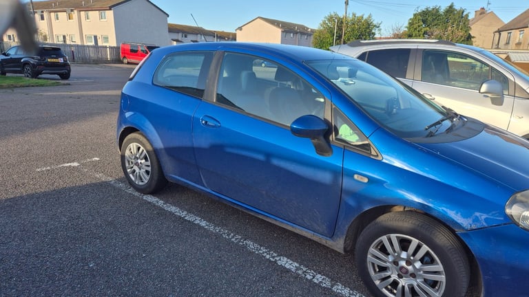 Fiat, PUNTO, Hatchback, 2012, Manual, 1368 (cc),3 doors - Image 2