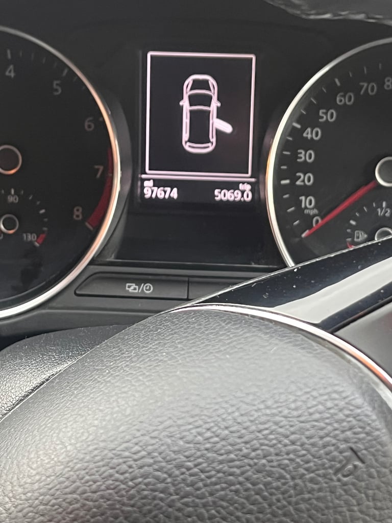 Volkswagen, POLO, Hatchback, 2015, Manual, 999 (cc), 5 doors