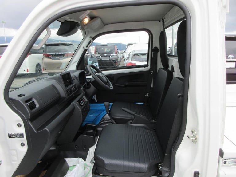 2024 Daihatsu Hijet 4WD MANUAL 660cc KEI MINI TRUCK DELIVERY MILEAGE Truck Petrol Manual