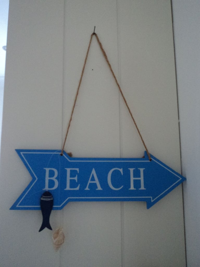 Hanging 'Beach' plaque sign ornament. £3