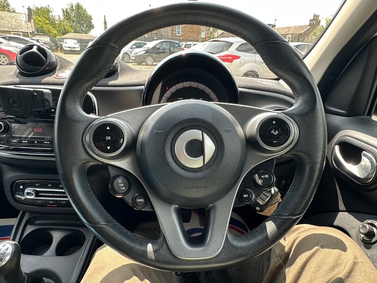 FINANCE AVAILABLE - VERY LOW MILEAGE SMART FORFOUR