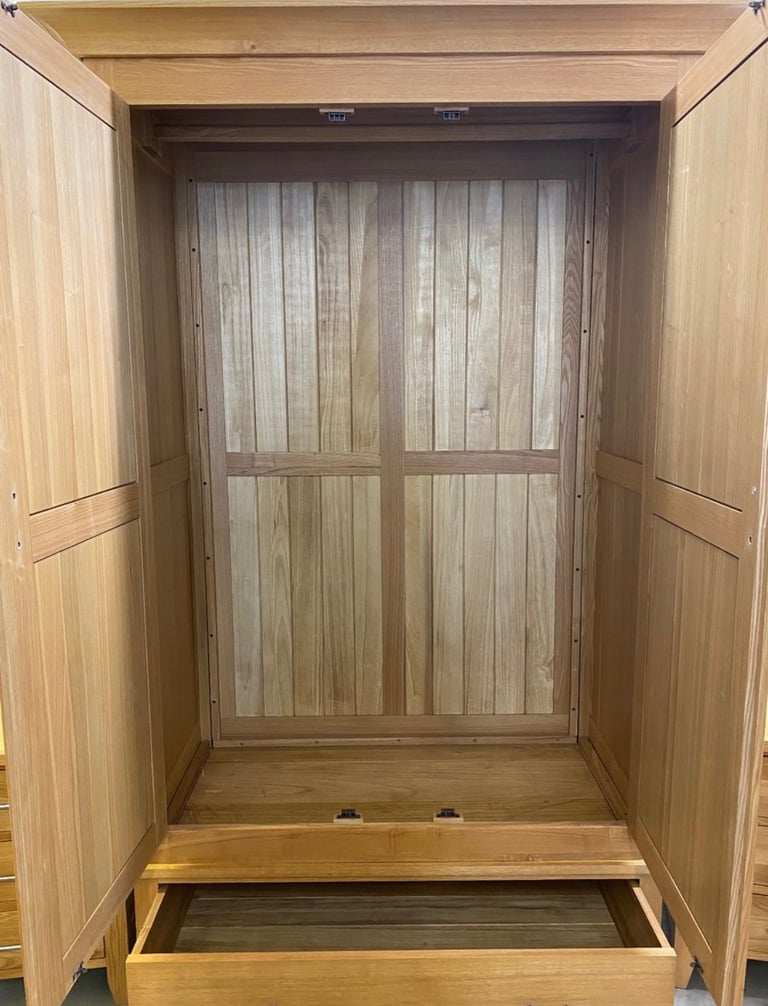 Solid Oak Wardrobe and Matching Bedsides