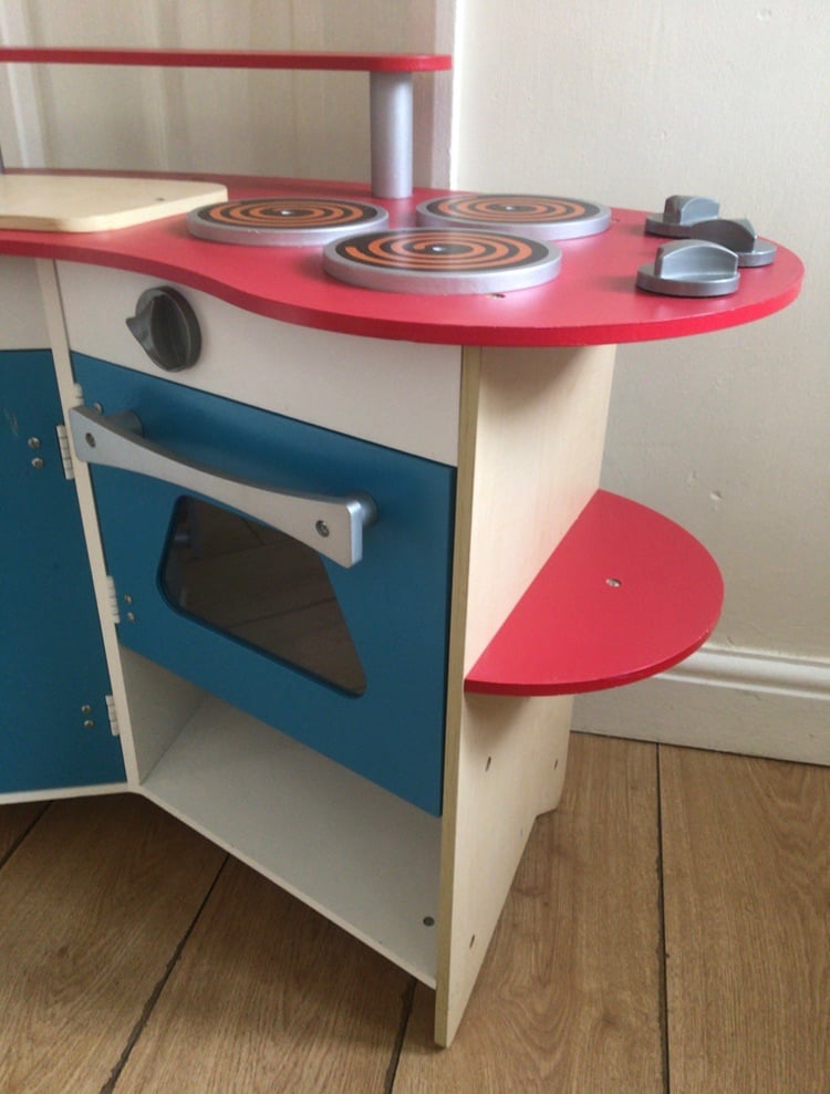 Melissa & Doug play kitchen 