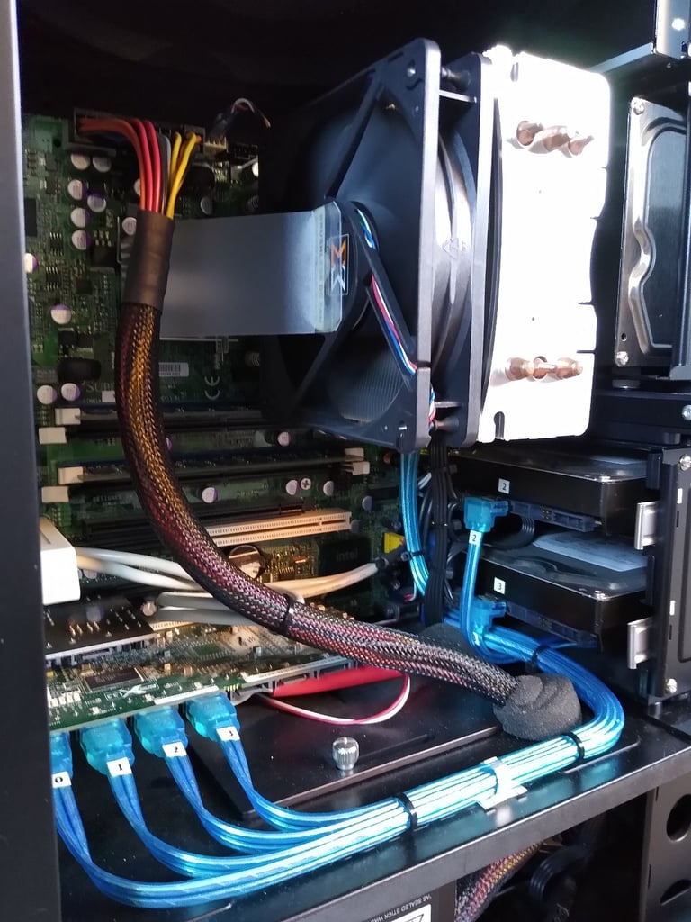 Quiet Server, Core 2 Quad, 4GB RAM, 4x HDD (3TB total)