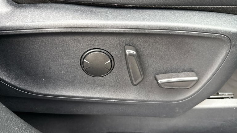  Ford Kuga 2.5 Duratec 14.4kWh ST-Line X Edition SUV 5dr Petrol Plug-in Hybrid CVT Eur Petrol/Ele...