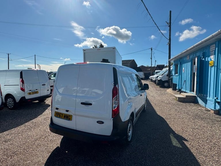 Ford Transit Connect 220 P/V L1 PANEL VAN AIR CON REVERSING CAMERA HOT WATER EUR