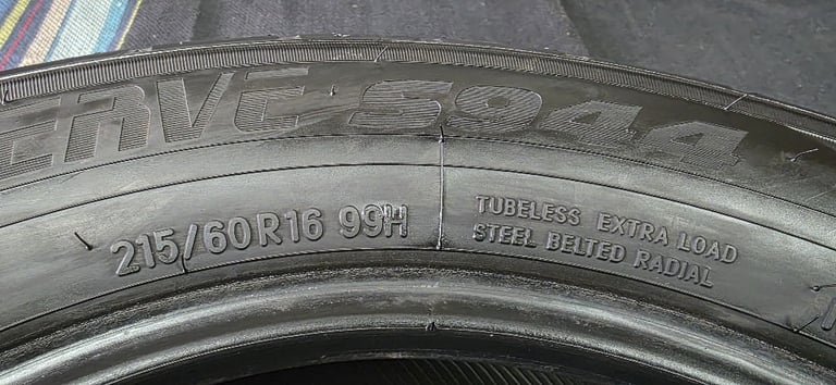 215 60 16    2 x tyres Toyo Tires OBServe S944 All Season