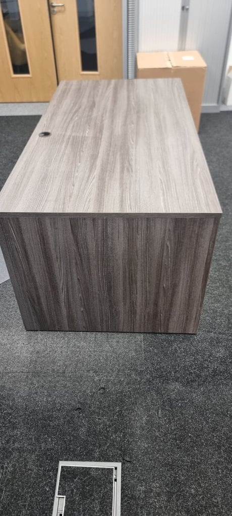 5x Office Table Anthracite Grey in Excellent Condition 180cm x 90cm x75cm