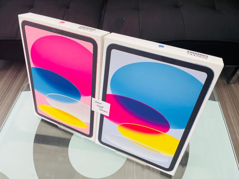*immaculate* Ipad 11th gen, Blue & Pink