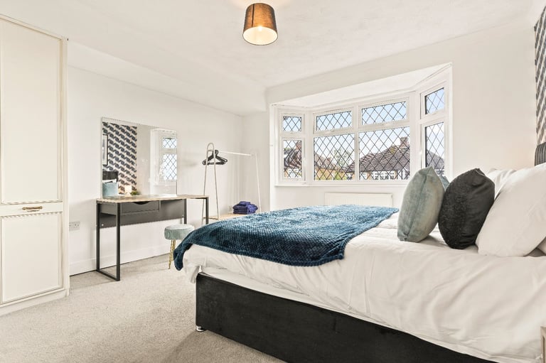 Furnished 6 BR - Parking, Monthly Stays